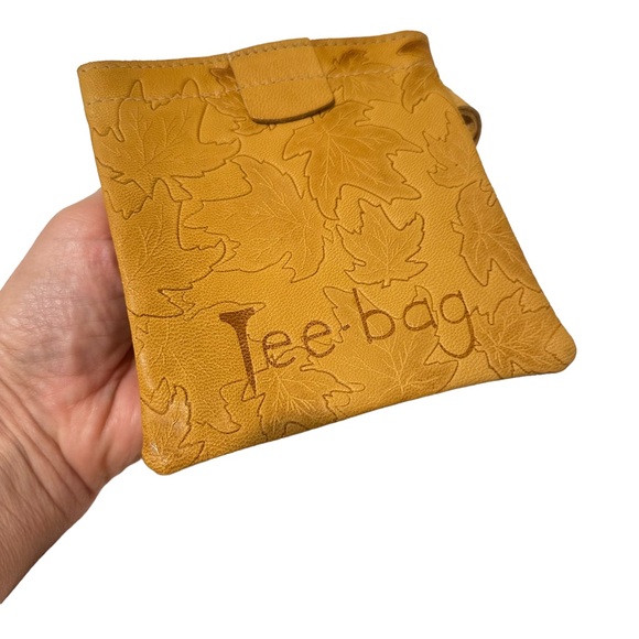 Tilley Mountain Goat Golf Tee Bag - Picture 2 of 5